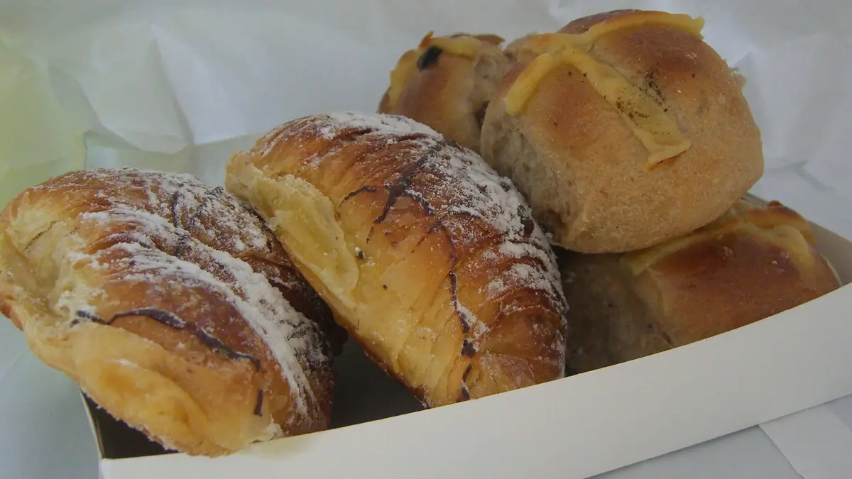 Middle Eastern Bakery bakes